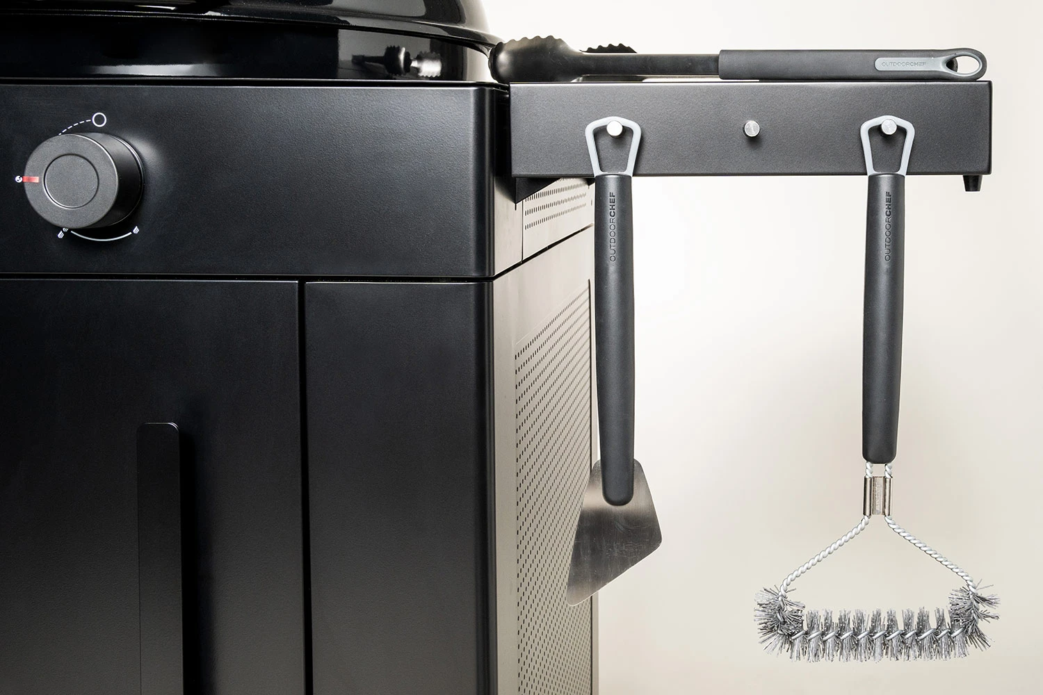 Outdoorchef Gas Kugelgrill Arosa 570 G Evo Black Style - Inkl. Blazing-/Cooking Zone Kit Plus Und Plancha 10 Outdoorchef Gas Kugelgrill Arosa 570 G Evo Black Style - Inkl. Blazing-/Cooking Zone Kit Plus Und Plancha – Bild 8