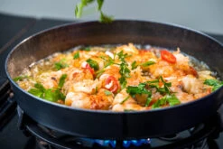 Outdoorchef Carbonstahl Pfanne Ø 28 Cm -Günstiges Outdoorchef Geschäft Outdoorchef Carbonstahl Pfanne 28cm Anwendung