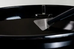 Outdoorchef Trichter Reinigungsset Für EASY FLIP Trichter -Günstiges Outdoorchef Geschäft Outdoorchef Trichter Schaber Anwendung02 1