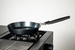 Outdoorchef Carbonstahl Pfanne Ø 28 Cm -Günstiges Outdoorchef Geschäft outdoorchef carbonstahl pfanne grill 14 491 47