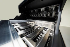 Outdoorchef Dualchef 425 G BZ Gasgrill Mit Blazing Zone Infrarotbrenner + DGS Gusseisen Grillrost 2 Stk.+ DGS Gemüse Grillrost 2 Stk. -Günstiges Outdoorchef Geschäft outdoorchef dualchef 425 g flammschutzbleche 18 700 16 1