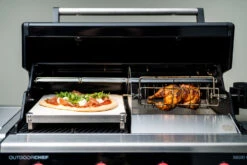 Outdoorchef Dualchef 425 G BZ Gasgrill Mit Blazing Zone Infrarotbrenner + DGS Gusseisen Grillrost 2 Stk.+ DGS Gemüse Grillrost 2 Stk. -Günstiges Outdoorchef Geschäft outdoorchef dualchef 425 g rotisserie und pizza 18 700 16
